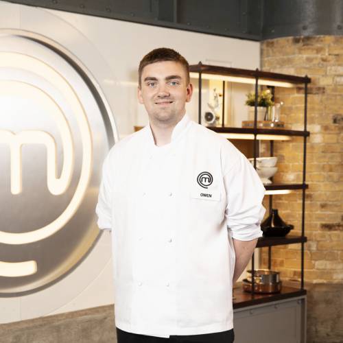 Coginiodd Owen bryd gyda draenog y môr yn ystod rownd derfynol Masterchef: The Professionals 2022. Credit: Shine TV/BBC
