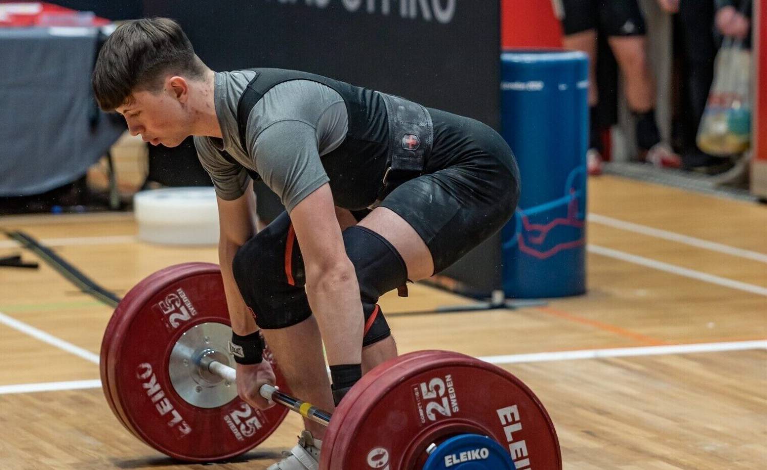 Cian Green yn codi pwysau