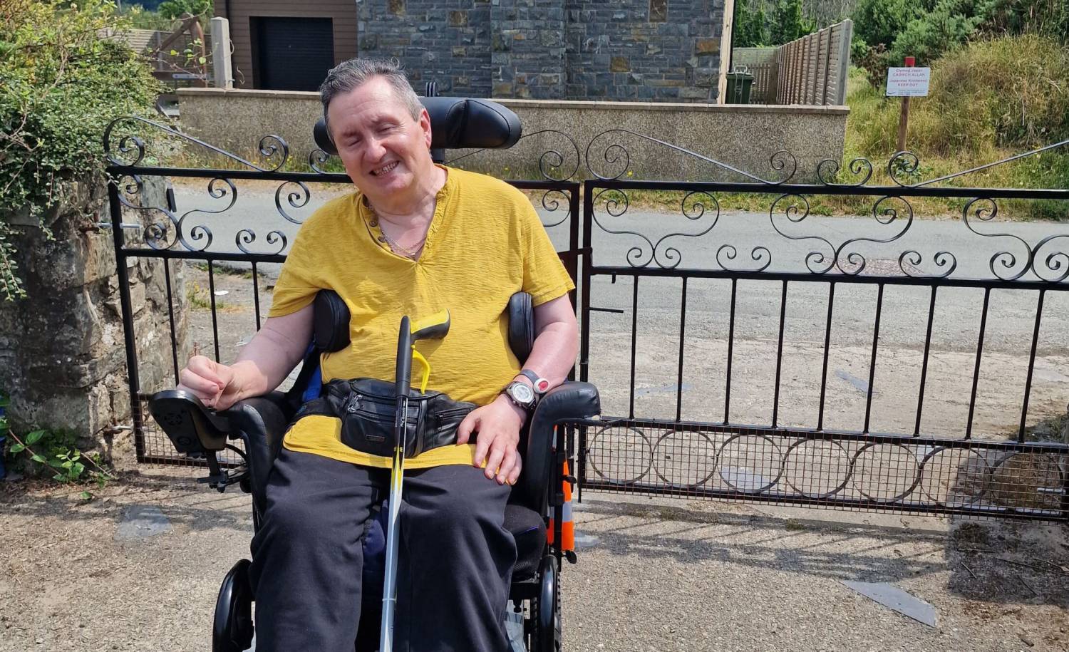 Elfyn Williams gyda'r giât