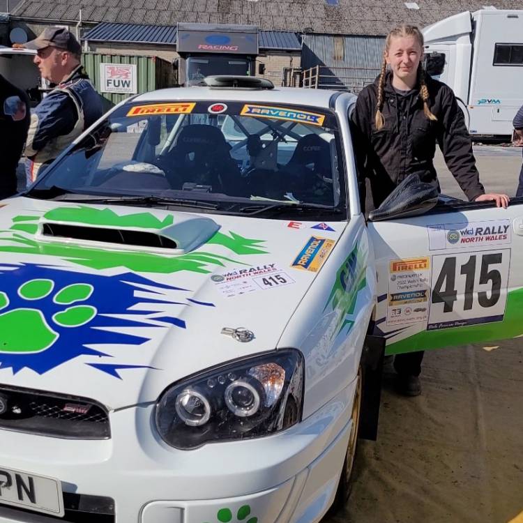 Y ralїwr brwd, Efa Glyn Jones