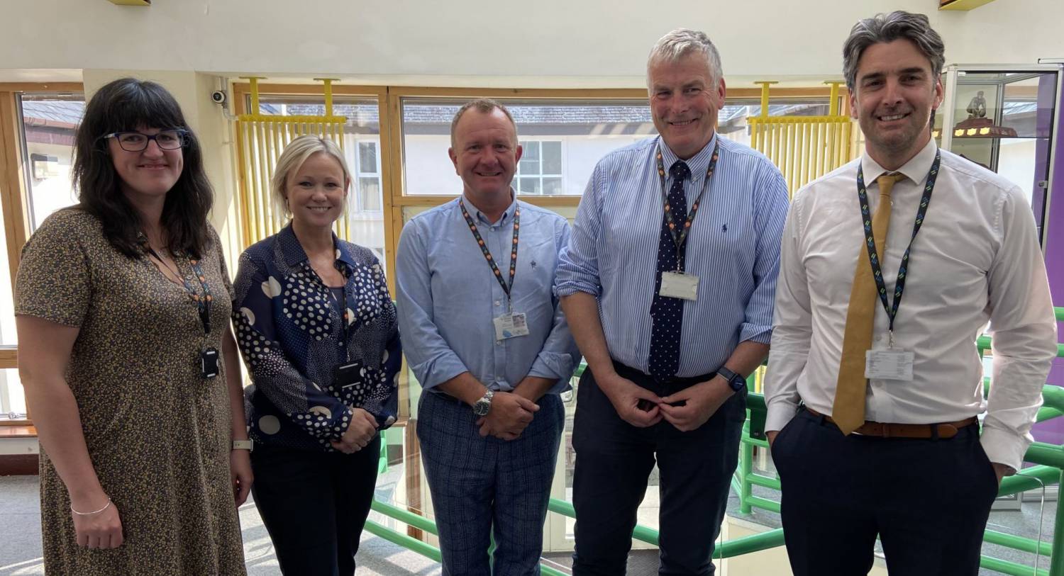 Fflur Rees Jones, Gwennan Richards, Aled Jones-Griffith, Dr Bryn Hughes Parry a Mark Allen