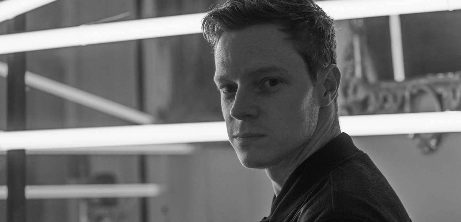 Cyn-fyfyriwr o Goleg Menai Russell Owen