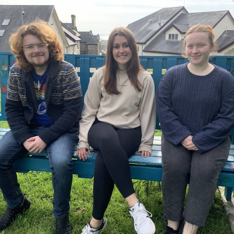 Myfyrwyr o Goleg Meirion-Dwyfor - Osian Thomas, Lydia Matulla ac Eluned Lane