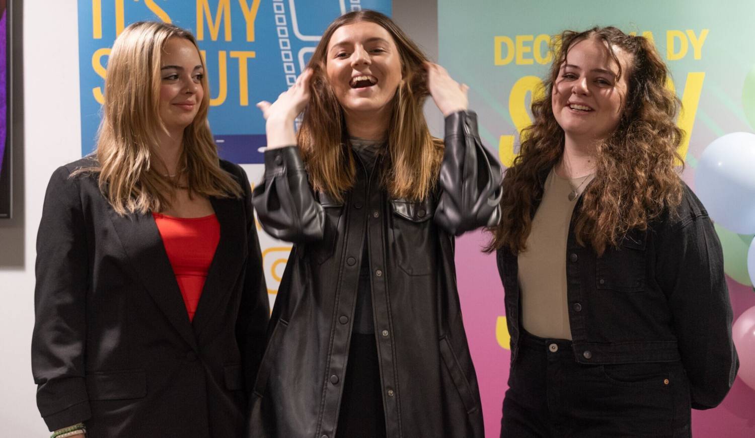 Myfyrwyr Coleg Menai yn premiere It’s My Shout 2023 yn Pontio, Bangor