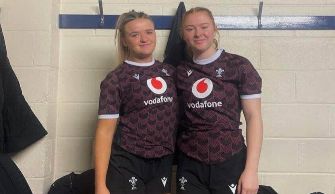 Coleg Menai students Leah Stewart and Begw Ffransis Roberts